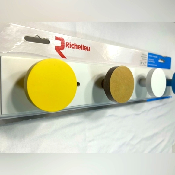 Richelieu Round Hooks On panel For Children / Safety - Picture 3 of 5